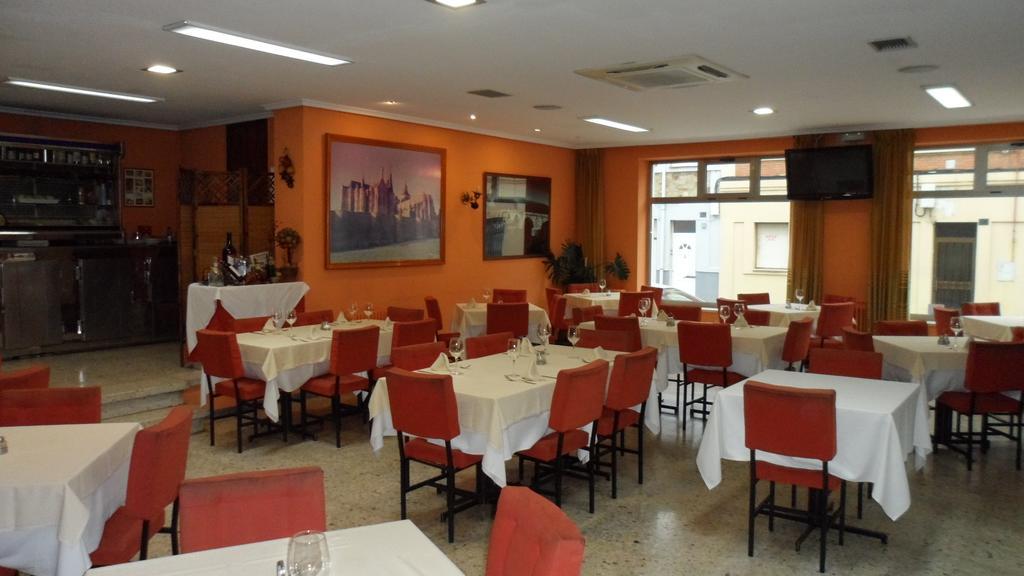 Hostal Coruna Astorga Eksteriør billede